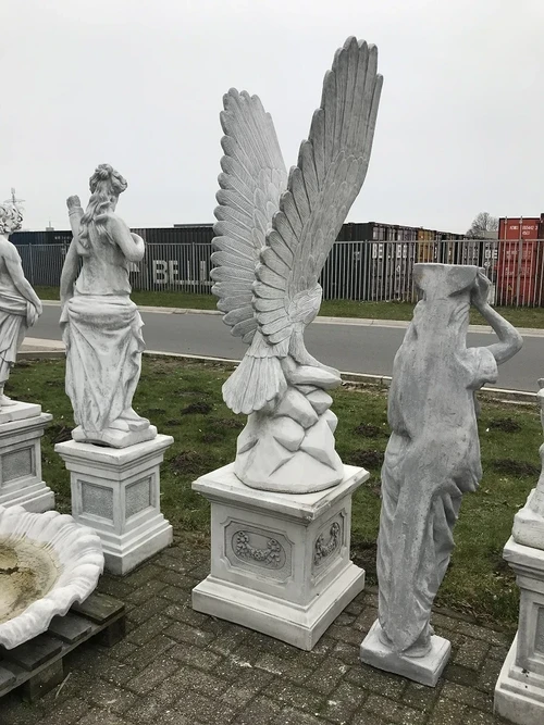 Eagle XL on Pedestal - 240 cm - Solid Stone