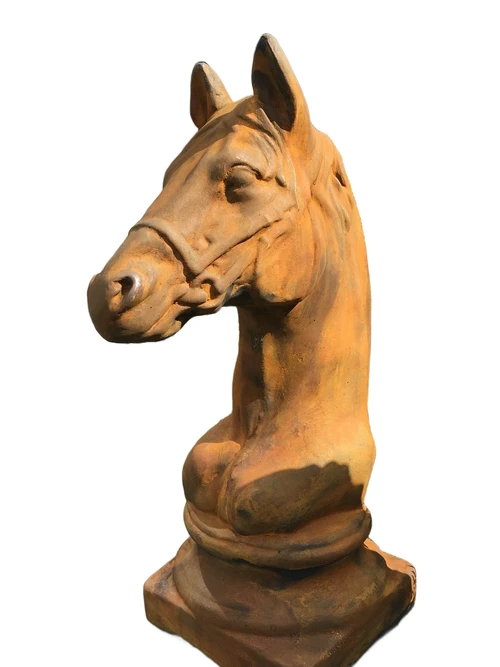 Sculptuur paardenhoofd, vol steen oxide