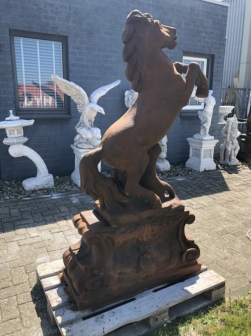 Rearing Horse on Plinth XXL - 180 cm - Oxide-Finish Stone