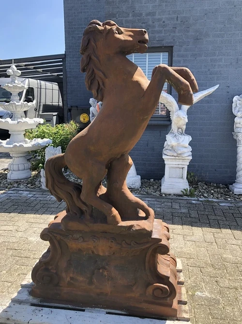 Rearing Horse on Plinth XXL - 180 cm - Oxide-Finish Stone