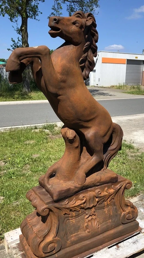 Rearing Horse on Plinth XXL - 180 cm - Oxide-Finish Stone