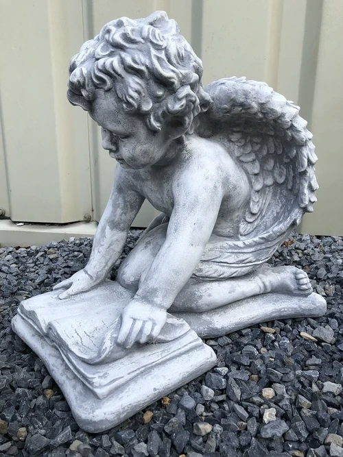 Engel met boek, tekstplaat,  een mooi beeld voor plechtigheid.