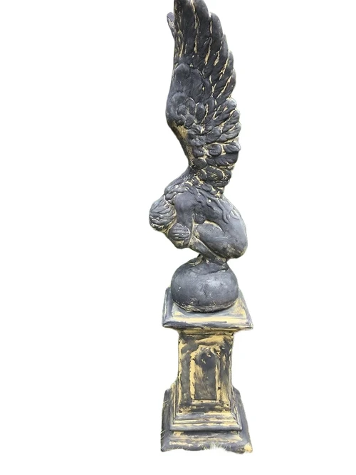 Knielende Engel met vleugels omhoog op sokkel, mooi zandstenen image stenen set !