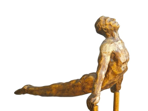 Beeld van een Turner - Steunzwaai naar achter