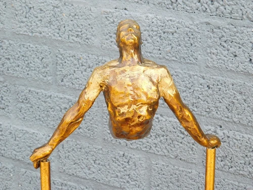 Beeld van een Turner - Steunzwaai naar achter