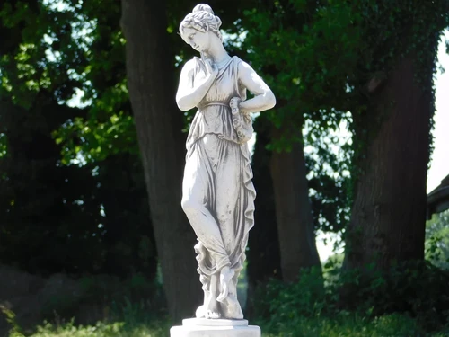 Statue Woman on Round Pedestal - 88 cm - Stone