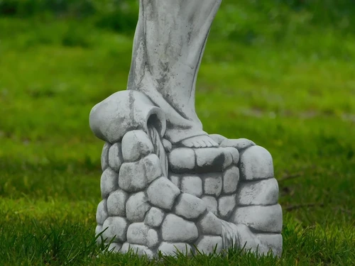 Statue Woman on Watercourse - 70 cm - Stone