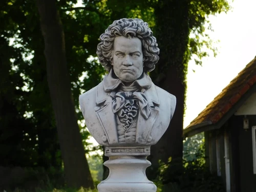 Beethoven on Round Pedestal - 76 cm - Stone