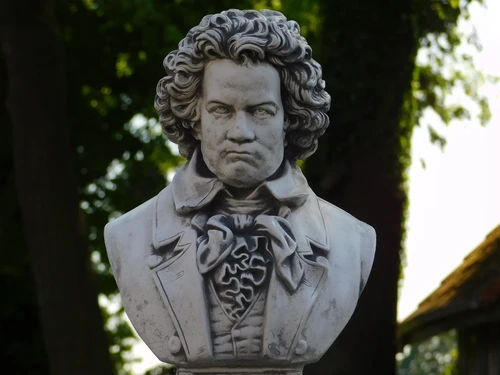 Beethoven on Round Pedestal - 76 cm - Stone