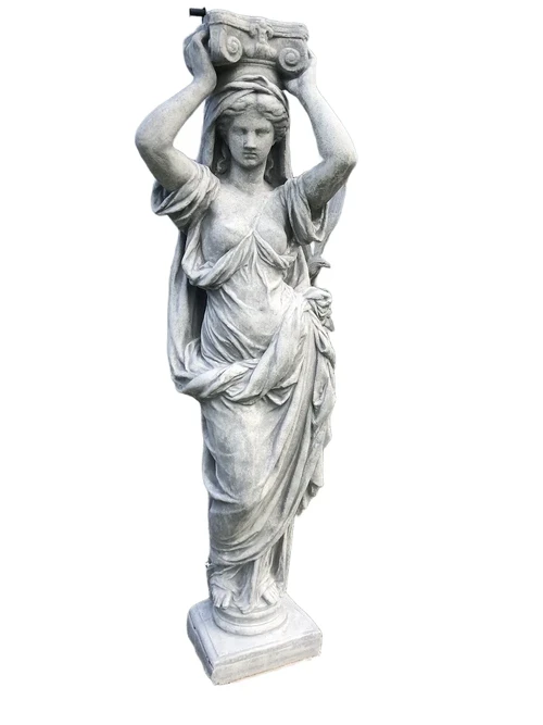 Prachtige Kariatide beeld vol steen van een mythologisch vrouwelijk beeld.