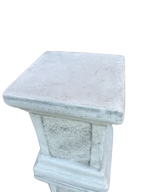 Pedestal - Square - 33 cm - Solid Stone