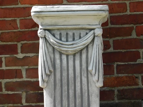 Pedestal with Drapery - 75 cm - Stone