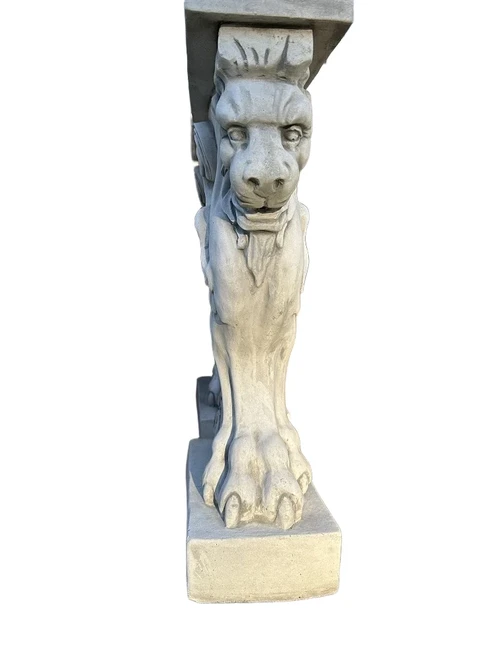 Unique Column with Lion - 72 cm - Pedestal - Solid Stone