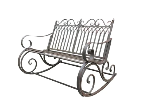 Antieke smeedijzeren schommelbank, bruine schommel voor de tuin