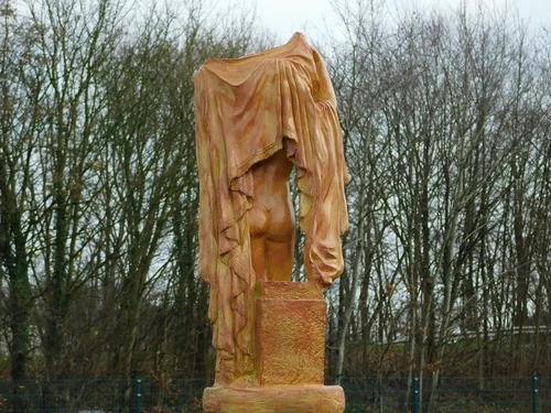 Statue Naked Woman Draped - 67 cm - Polystone