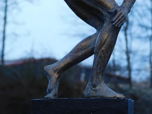 Skulptur Diskobolus – 53 cm – bronzefarben – Polystone