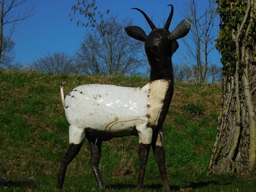Goat Statue - 107 x 80 cm - Handmade from Metal