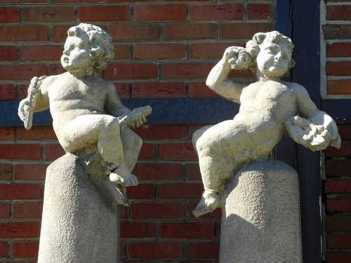 Vintage Set van 2 Putti op Sokkel – 130 cm – Gietsteen