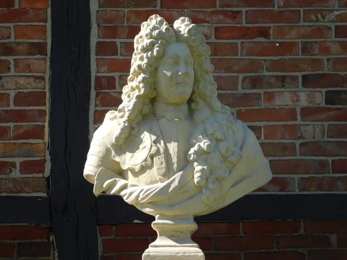 Vintage Bust of Louis XIV on Pedestal - 170 cm - Stone