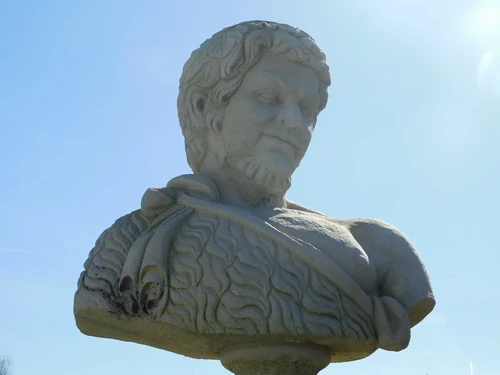 Vintage Bust of Hadrian - 68 cm - Stone