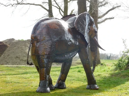 XXL-Elefant, handgefertigt – Metall – ca. 225 x 250 cm – Braune Ausführung