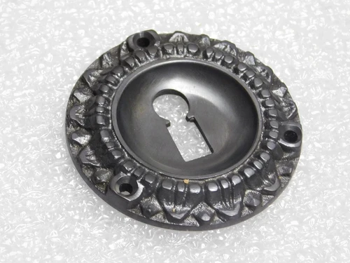 Schlossrosette BB – Rund – Dunkel patiniertes Messing