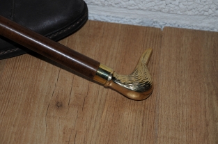 Beautiful brass hardwood shoehorn with duck head brass.