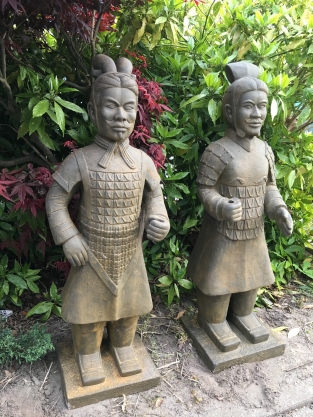 Schöner Satz von japanischen Kriegerstatuen