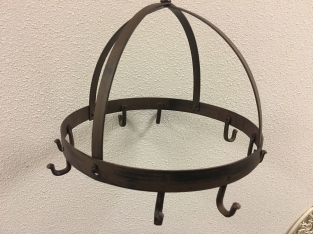 Hanger - iron wreath with 8 hooks