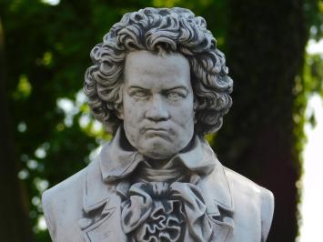 Beethoven op Ronde Sokkel - 76 cm - Steen