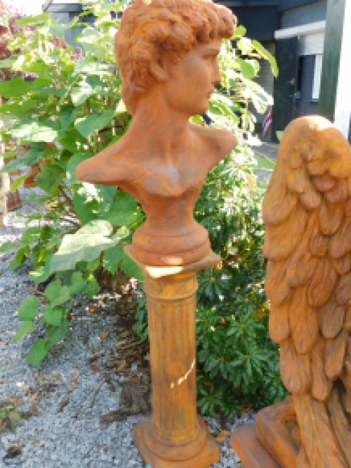 Sculptuur David op sokkel, massief steen oxide, prachtig!!