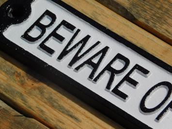 Door sign “'Beware of the Cat”' - Cast iron - Black and White