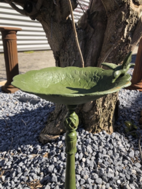 LETZTE: Vogeltränke mit Hummingbird XL, Gusseisen, antik-grün-rost