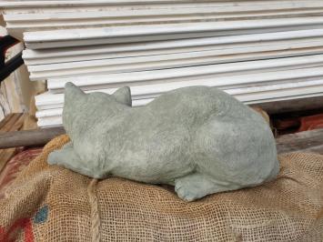 Gartenstatue einer Katze, Gänseblümchen