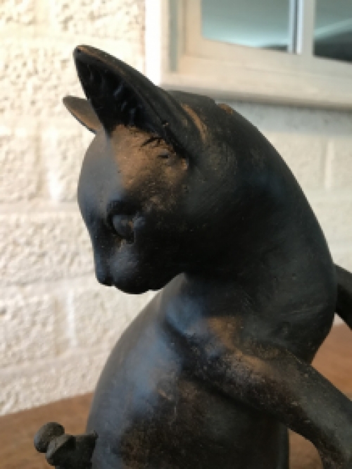 Sculpture: Cat + Mouse as a piggy bank