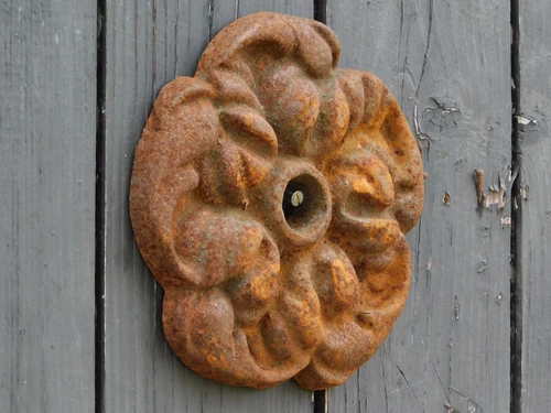 Cast Iron Wall Anchor – 15 cm – Floral Design