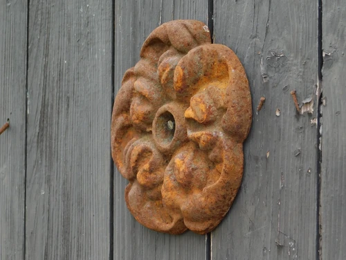 Cast Iron Wall Anchor – 15 cm – Floral Design