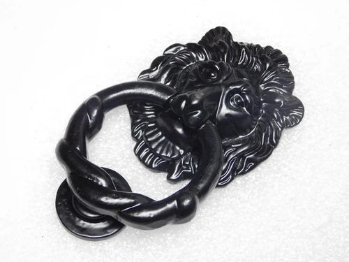 Lion Door Knocker – Cast Iron – Black Lacquered