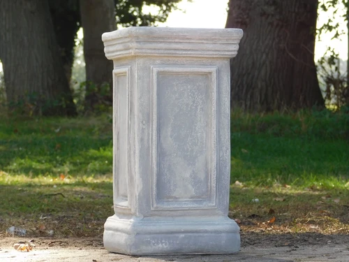 Sleek Stone Plinth – 47 cm – Rectangular Column