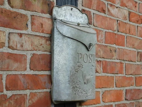 Vintage Zinc Mailbox – Classic Design
