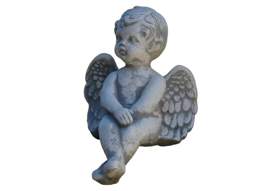 Kleiner sitzender Engel – Steinfigur