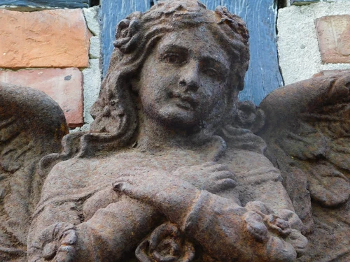 Angel Sculpture - 52 x 30 cm - Cast Iron (Rust Finish)