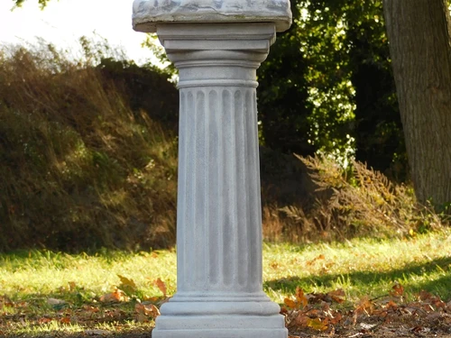 Horse on pedestal - 150 cm - Stone