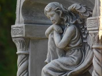 Classic Chapel with Seated Angel – 65 cm – Grey/White – Stone