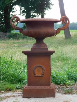 Gartenvase auf Sockel - 112 cm - Gusseisen - Rost