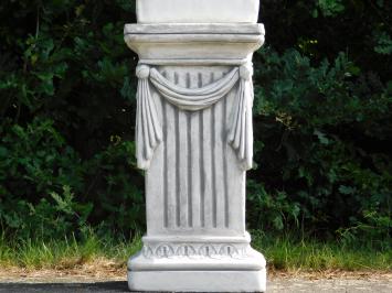 Gartenvase auf Sockel mit Draperie – 128 cm – Stein